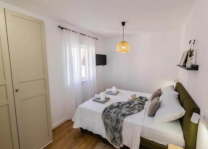 22 * Kaštela