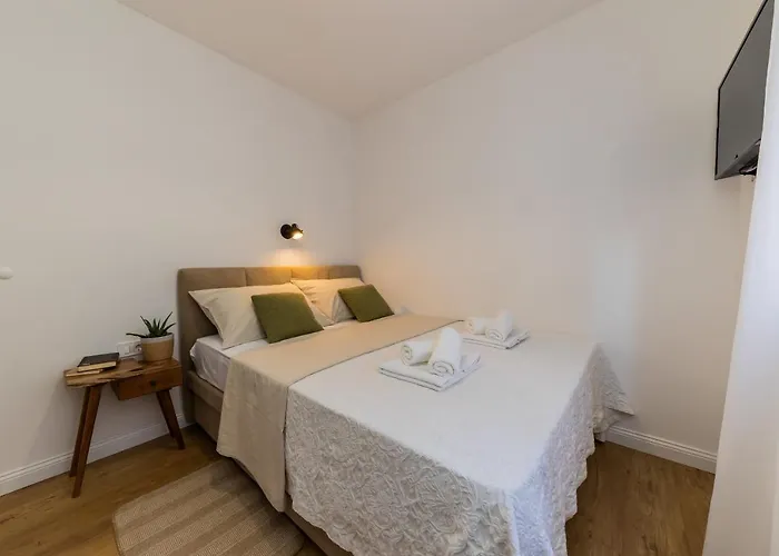 Apartment 22