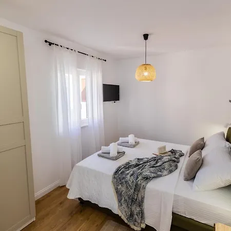 22 * Kastela