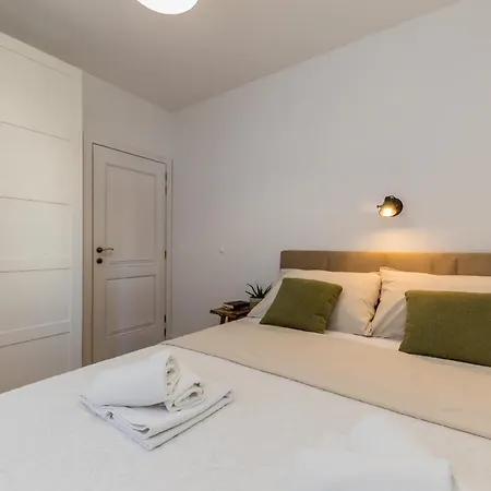 22 Apartment *