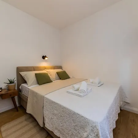 Apartment 22