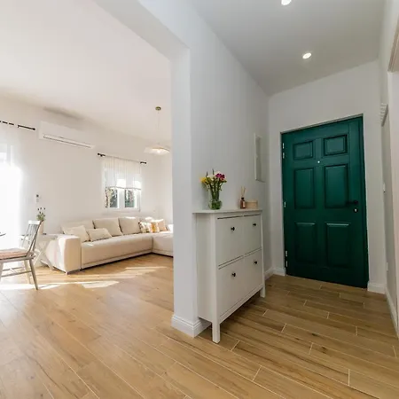 Apartment 22 *